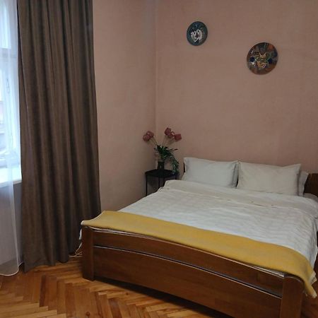 Бюджетная Квартира На Леси Украинки Lviv Exteriör bild