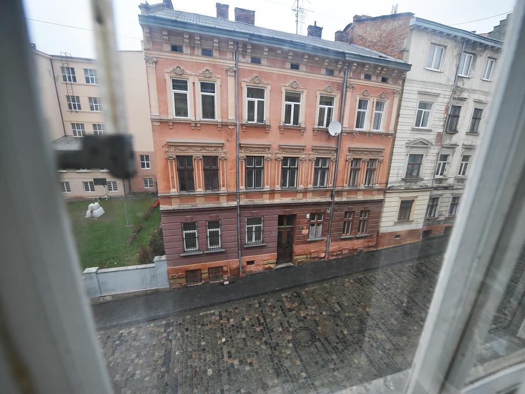 Бюджетная Квартира На Леси Украинки Lviv Exteriör bild