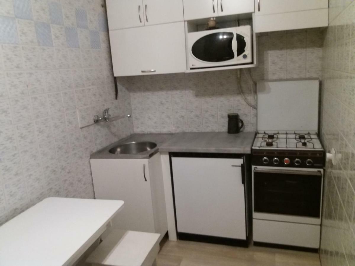 Бюджетная Квартира На Леси Украинки Lviv Exteriör bild